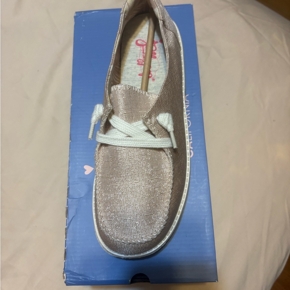 Jellypop Women's Loafers in Shimmering Tan